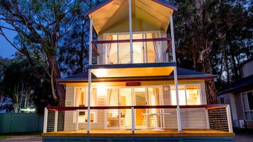 2 Storey Cottage with Spa | Terrace/patio