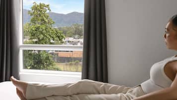 Room, Multiple Beds | Laptop workspace, free WiFi, bed sheets