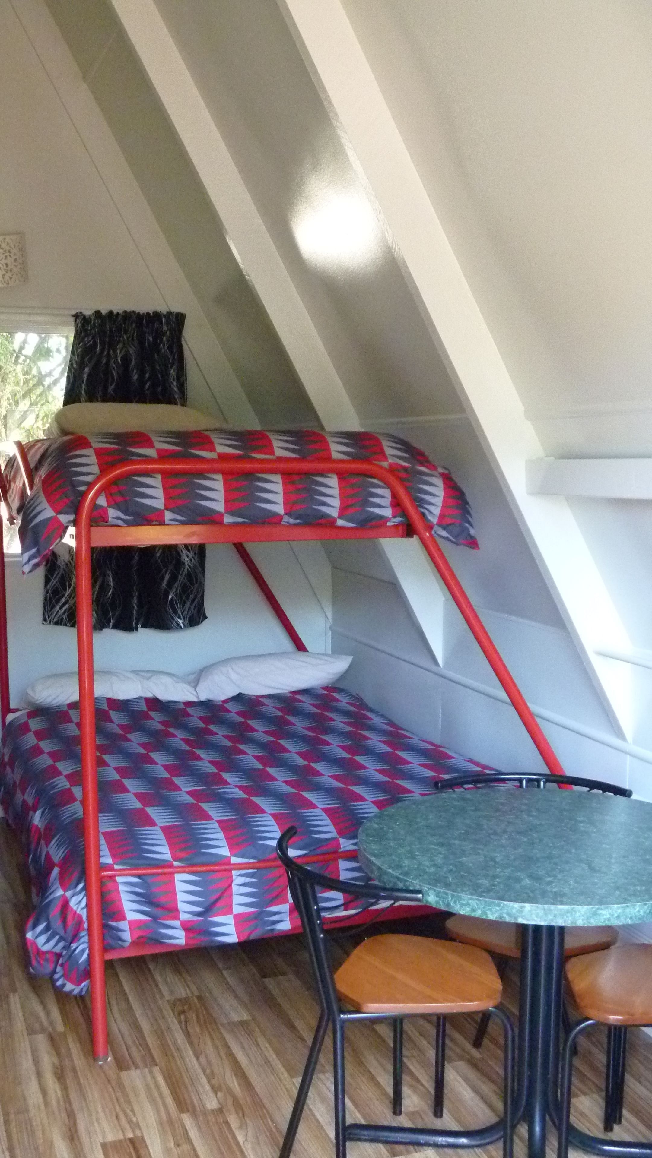 WiFi, bed sheets