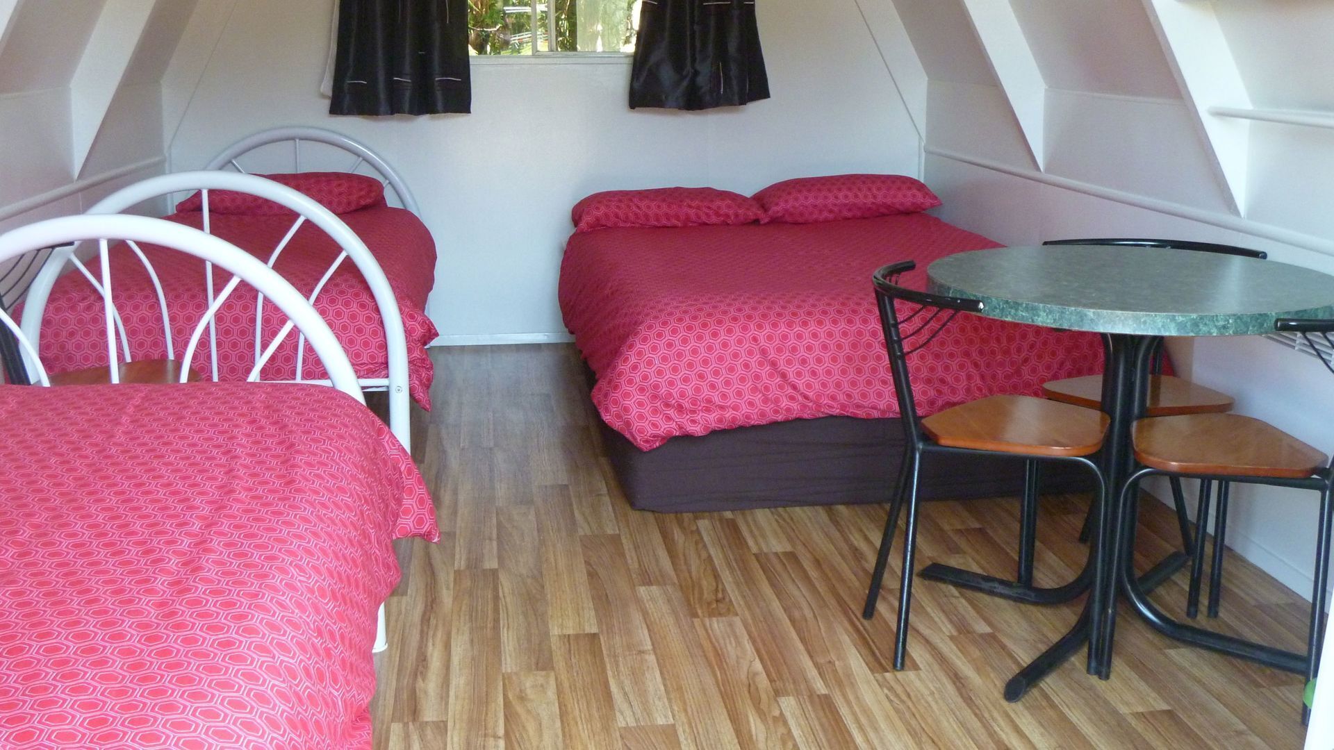 WiFi, bed sheets