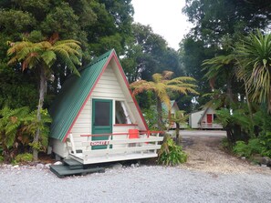 Standard Chalet, 1 Bedroom (Standard Chalet Sleeps2) - Westport Holiday Park And Motels (Westport)