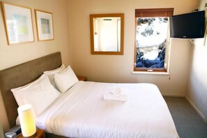Iron/ironing board, WiFi - Schnapps Apartments Mount Hotham (Hotham Heights)