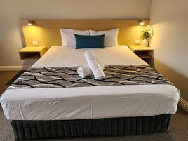 熨斗/熨衣板、免費無線上網、床單