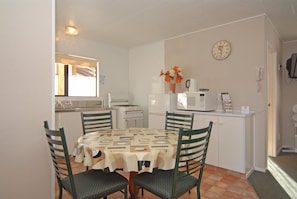 Standard-Suite, 2 Schlafzimmer, Nichtraucher, Küche (Unit) | Eigene Küche