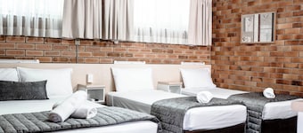 Buckaroo Motor Inn