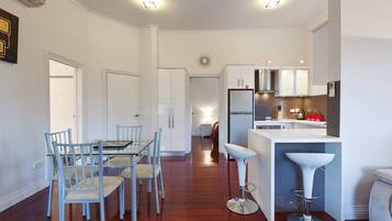 22 Marine Terrace - Two Bedrooms Apartment | In-room dining