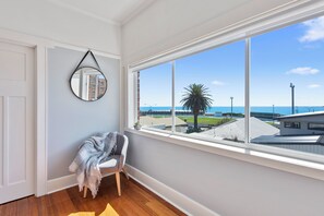 22 Olive Street - Two Bedrooms Apartment | Living area