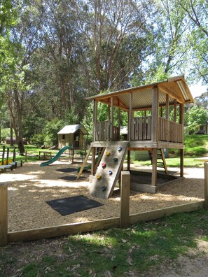 Children’s play area – outdoor - Beechworth Holiday Park (Beechworth)