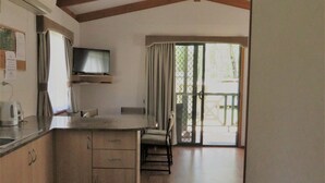 Three Bedroom Villa | Private kitchenette | Coffee/tea maker, fridge, toaster, cookware/dishes/utensils - Beechworth Holiday Park (Beechworth)