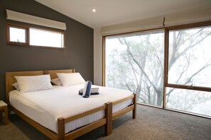 Three Bedroom - Primo | Free WiFi, bed sheets