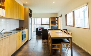 Two Bedroom 6 - Holum | Free WiFi, bed sheets - Frueauf Village (Falls Creek)