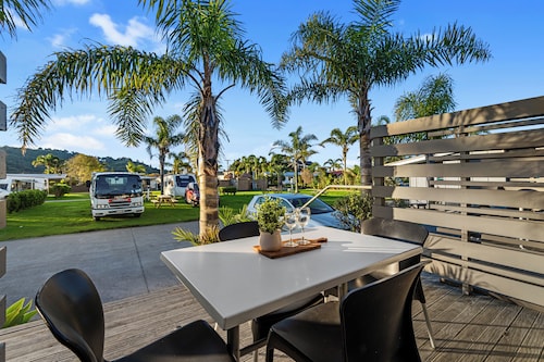 Tasman Holiday Parks – Beachaven