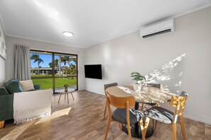 Park Motel (2BR) | In-room dining - Tasman Holiday Parks – Beachaven (Waihi Beach)