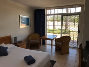 Lakefront Twin Room