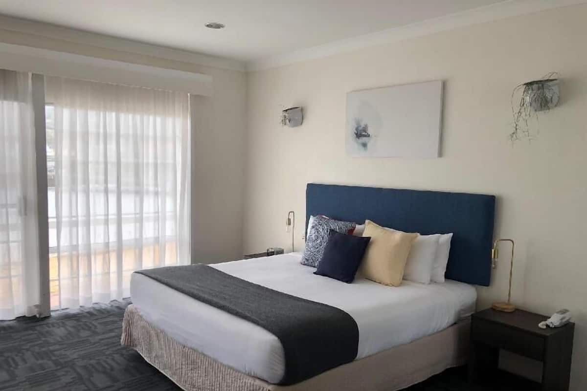 Schreibtisch, Bügeleisen/Bügelbrett, Babybetten, kostenloses WLAN