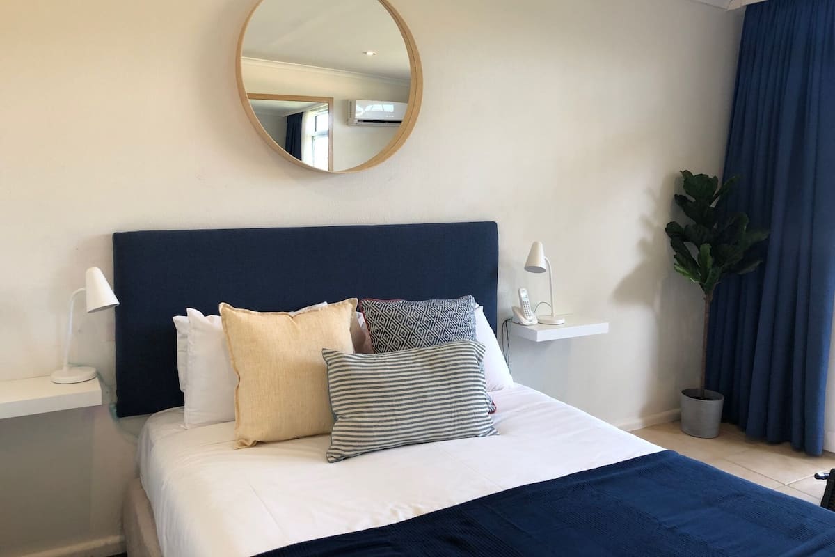 Family Room (no views) | Desk, iron/ironing board, cots/infant beds, free WiFi