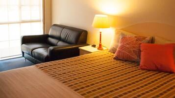 Iron/ironing board, free WiFi, bed sheets