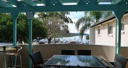 Watersedge Motel