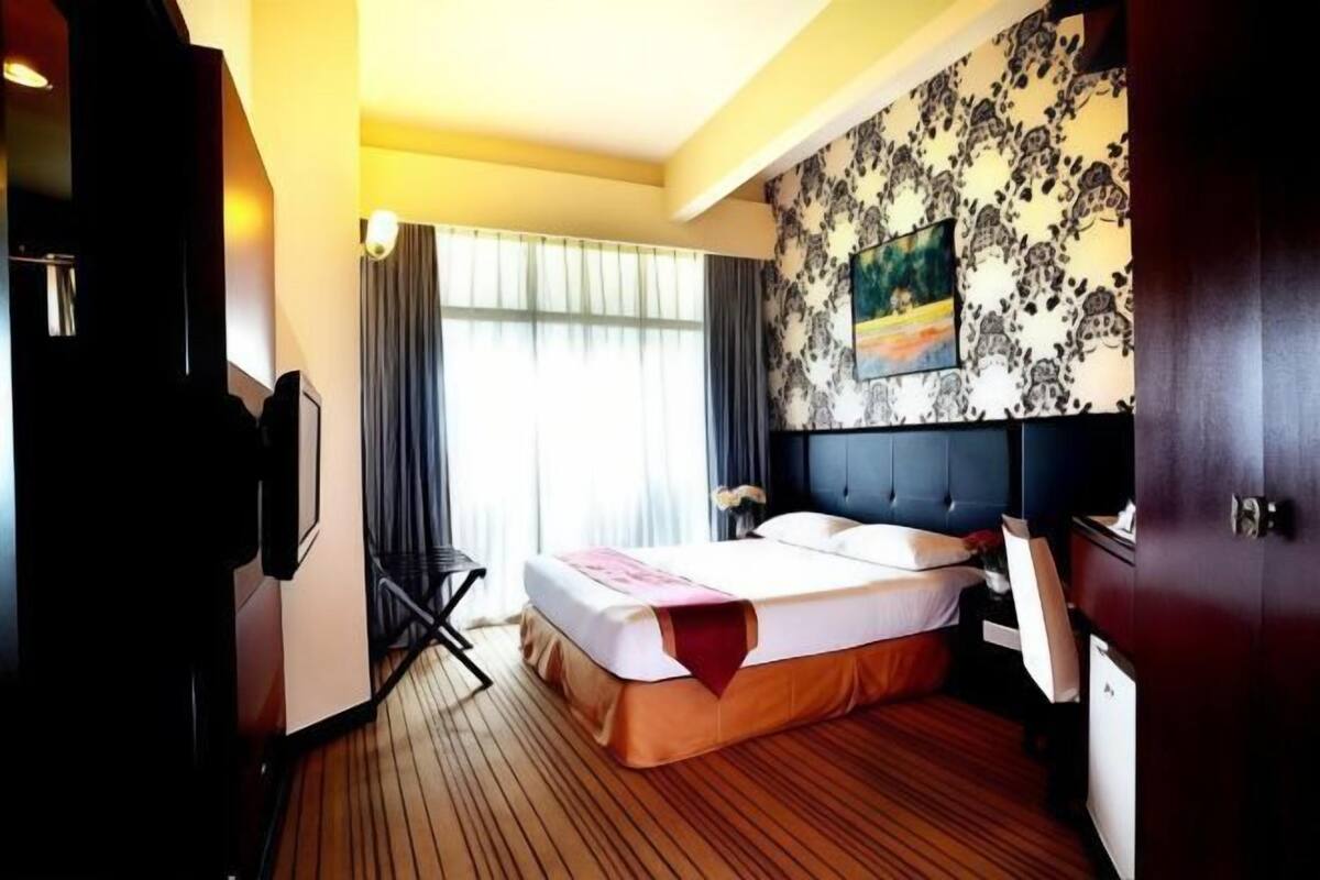 In-room safe, free cots/infant beds, free WiFi, bed sheets