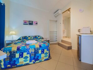 Desk, iron/ironing board, free WiFi - Marlin Motel (Biggera Waters)