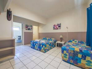 Standardzimmer | Schreibtisch, Bügeleisen/Bügelbrett, kostenloses WLAN