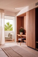 Canopy - King Balcony First Floor