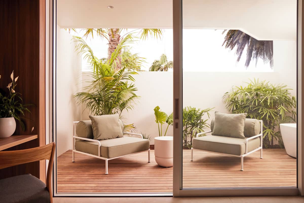 Standard Room, Balcony (Downstairs) | Minibar, soundproofing, iron/ironing board, free WiFi