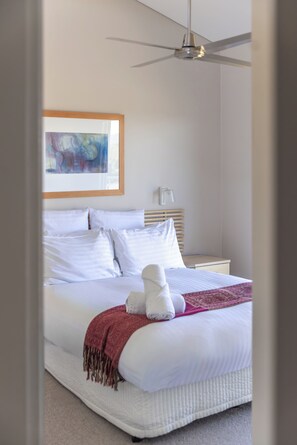 Ropa de cama de alta calidad y minibar