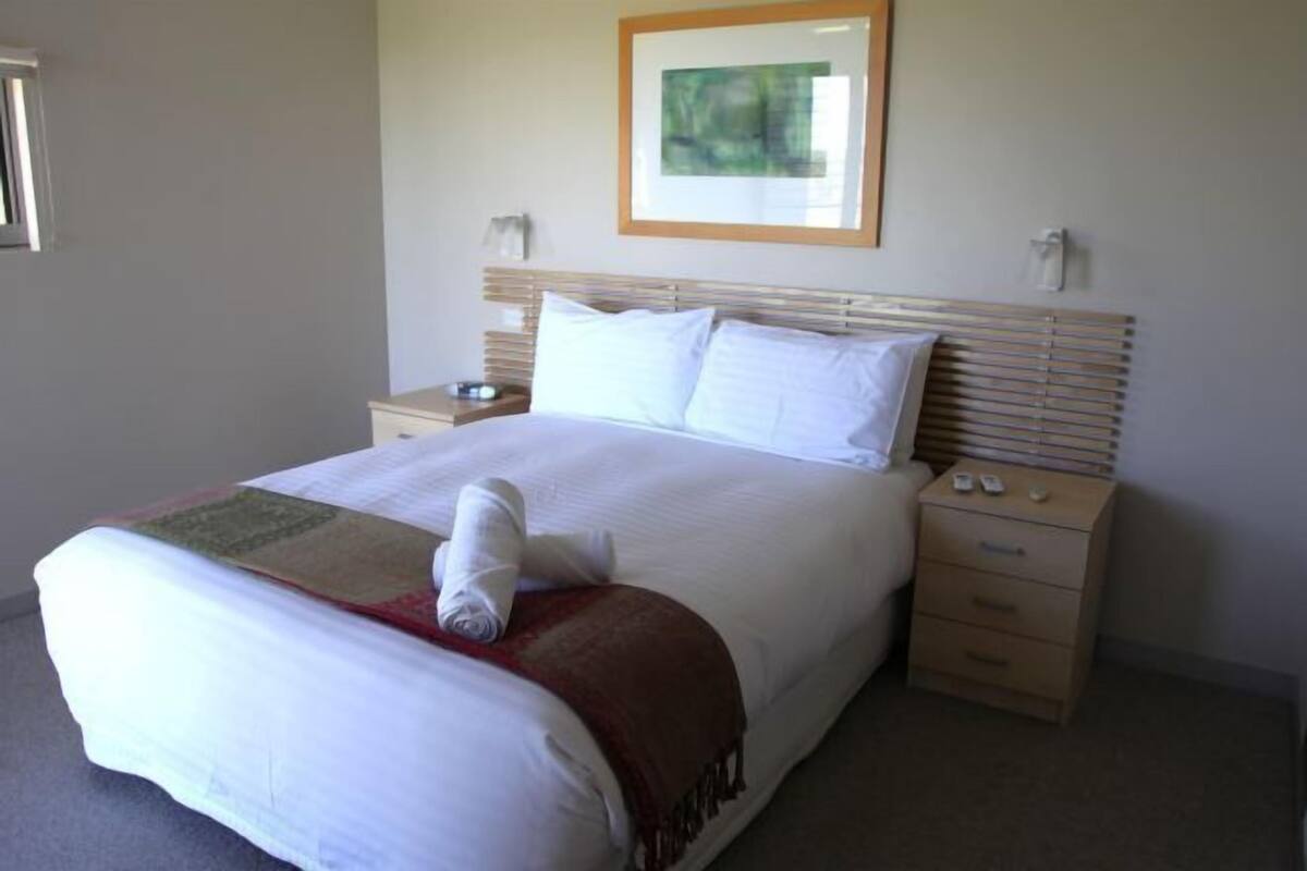 Ropa de cama de alta calidad y minibar