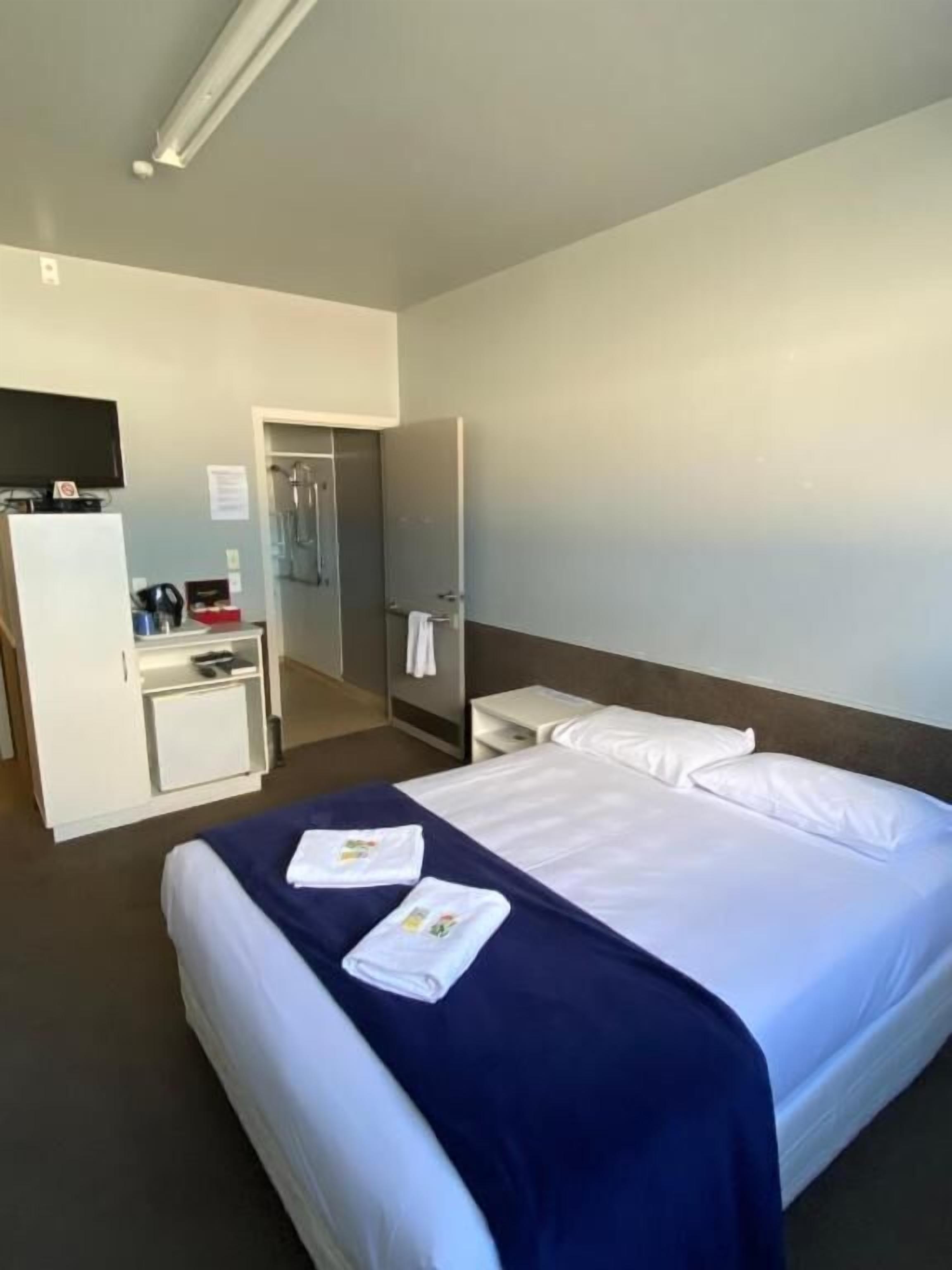 Classic-værelse - 1 kingsize-seng - tilpasset personer med nedsat mobilitet | Lydisolering, gratis Wi-Fi, sengetøj