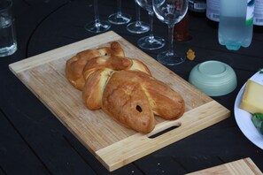 Outdoor dining - Ponsonby Manor (Auckland)
