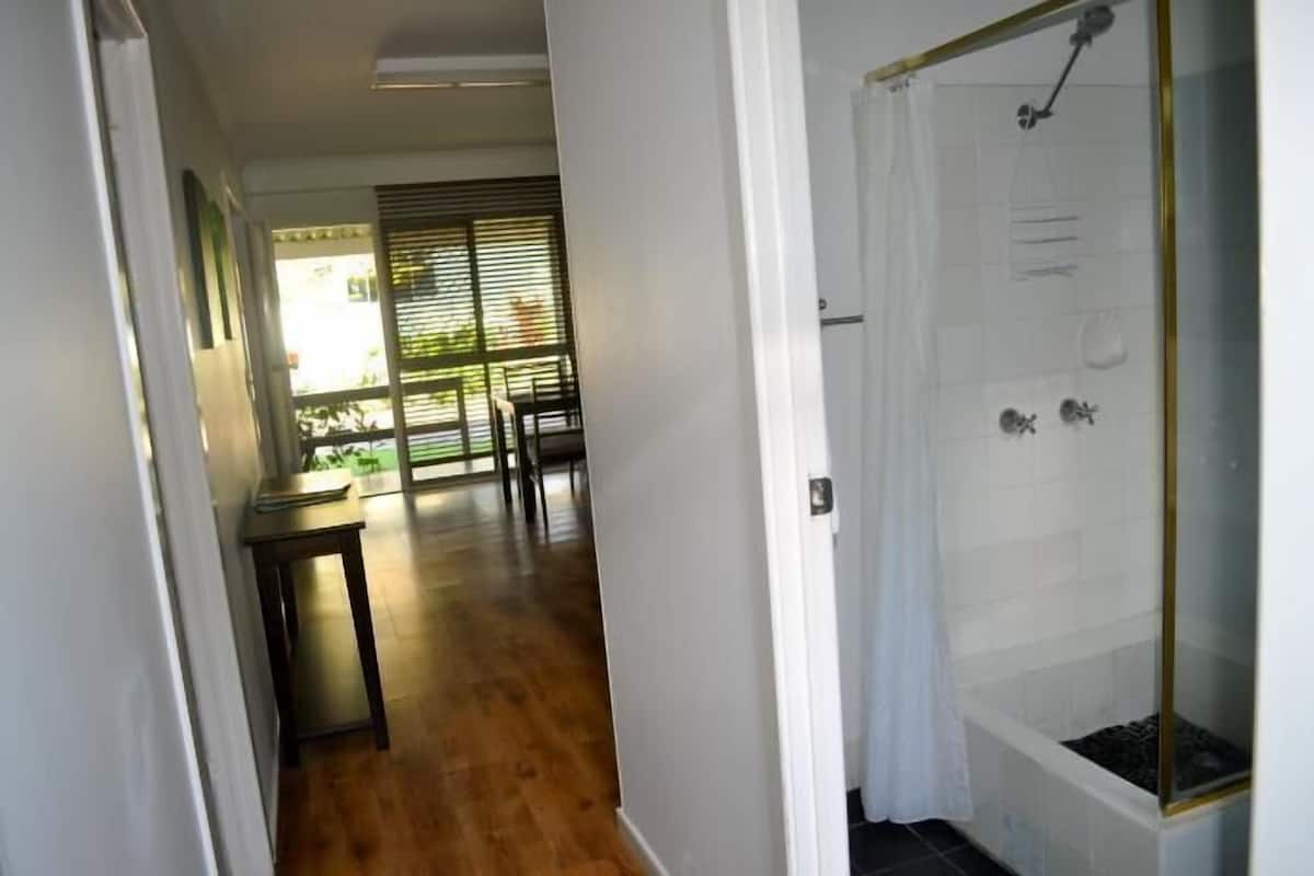 Shower, towels
