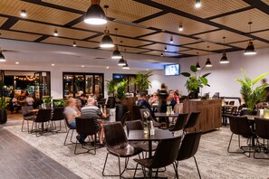 Se sirven comidas y cenas 