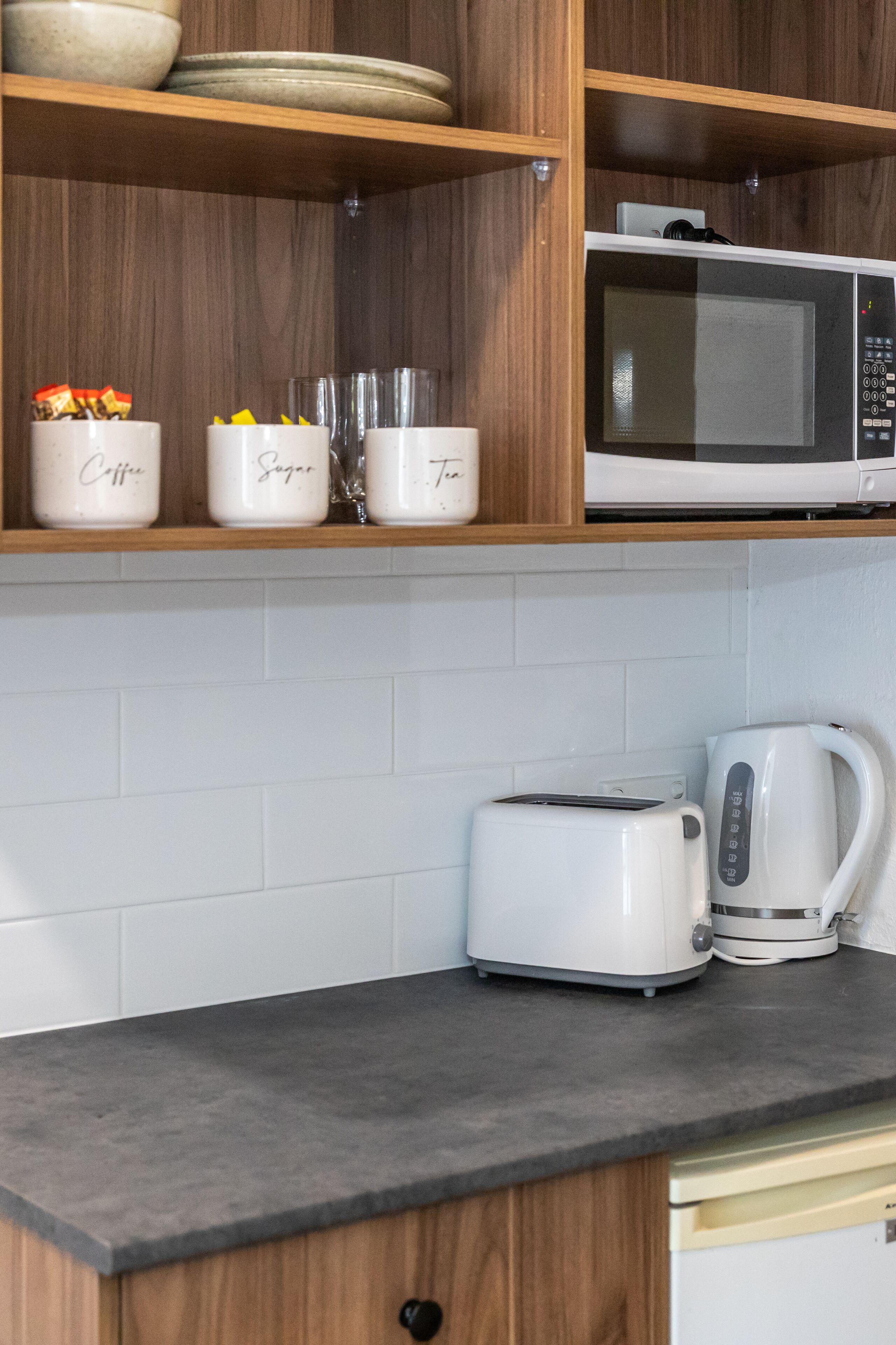 مكتب وستائر تعتيم ومكواة/لوح كي وواي فاي مجانًا