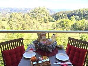 Daily full breakfast for a fee - Blue Summit Cottages (Witta)