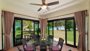 Villa, 4 Bedrooms, Sea View | Pemandangan dari bilik