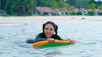 Surfing/boogie boarding