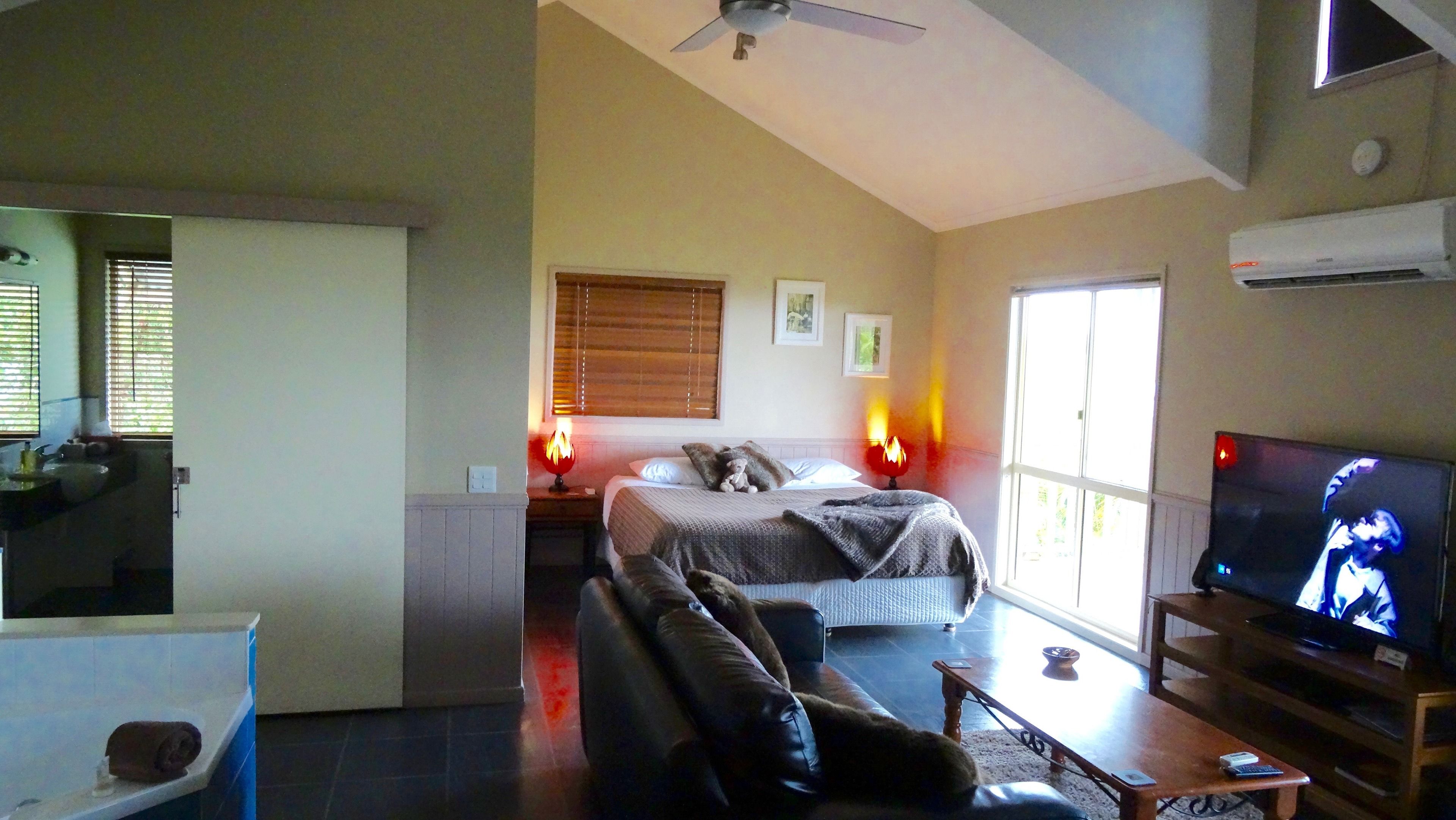 Calm Cottage | Iron/ironing board