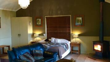 Dream Cottage | Living area | LCD TV, fireplace, DVD player