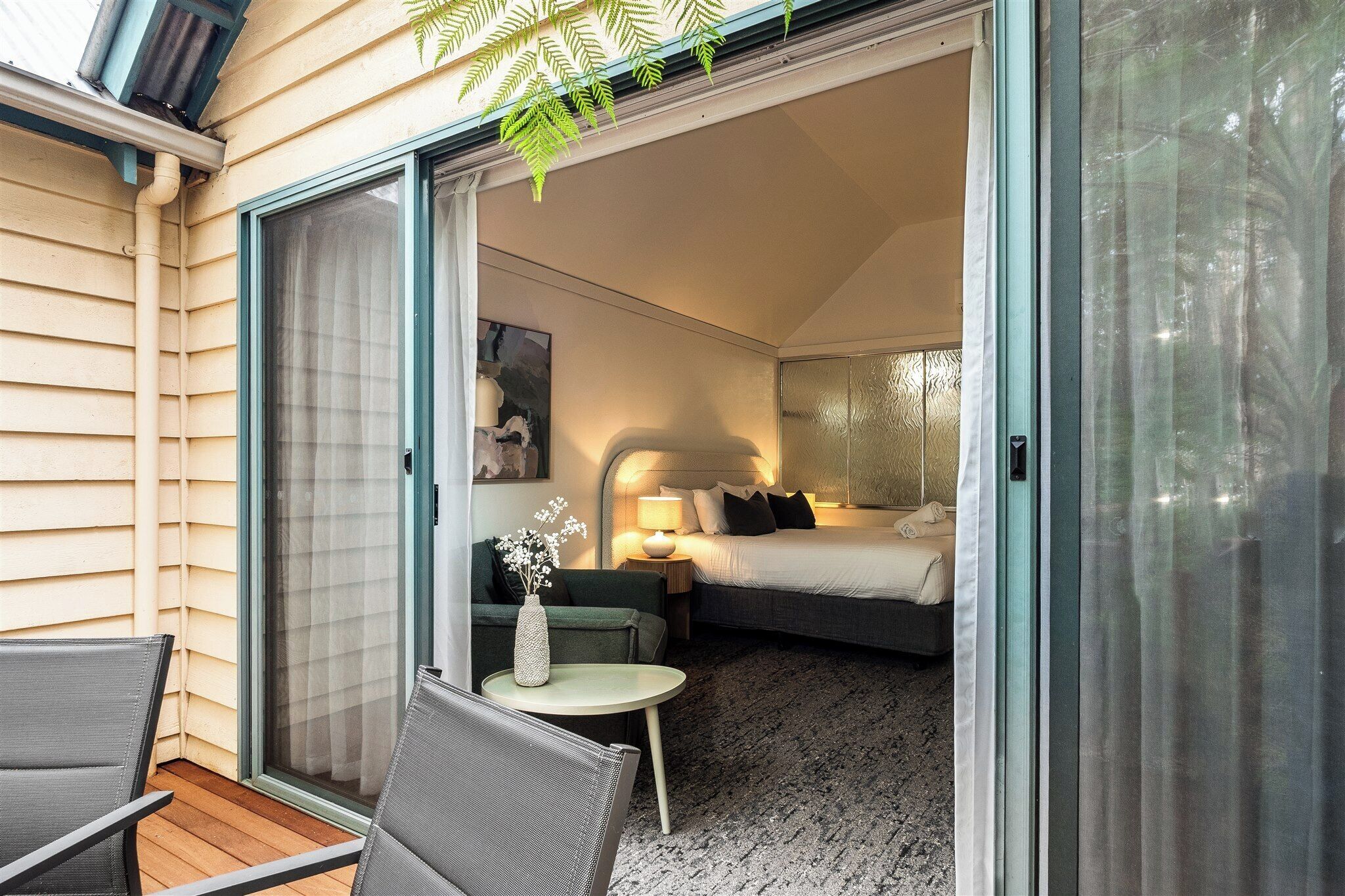 Luxury Spa Suite, Balcony - accessible by 1 flight of stairs | Iron/ironing board, cribs/infant beds, free WiFi, bed sheets