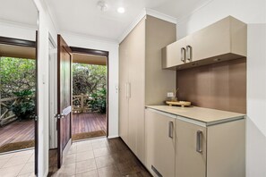 Luxury-Studiosuite, Balkon (Luxury Spa Suite-access by stairs) | Eigene Küche