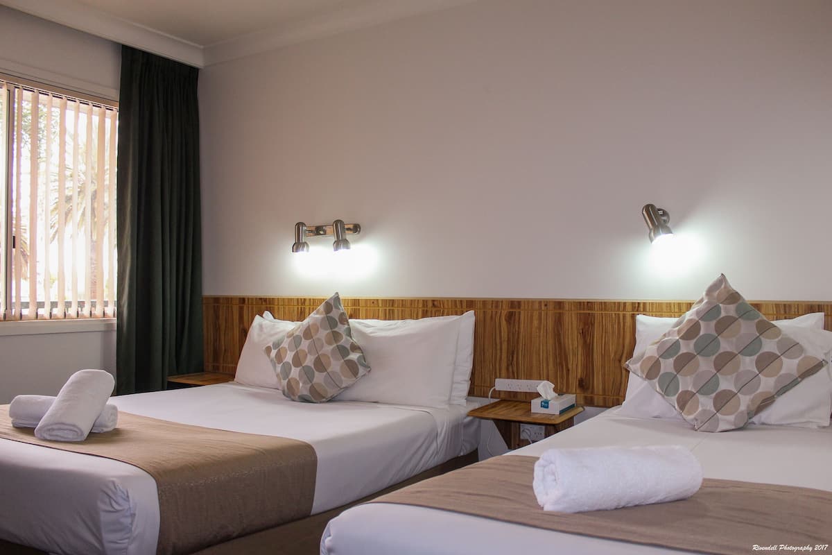 Premium bedding, soundproofing, iron/ironing board, free WiFi