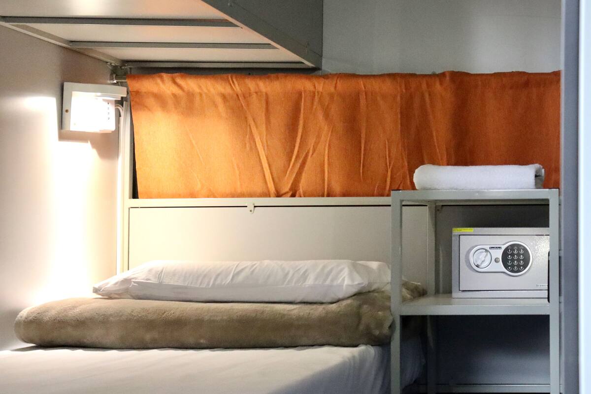 Memory foam beds, in-room safe, blackout drapes