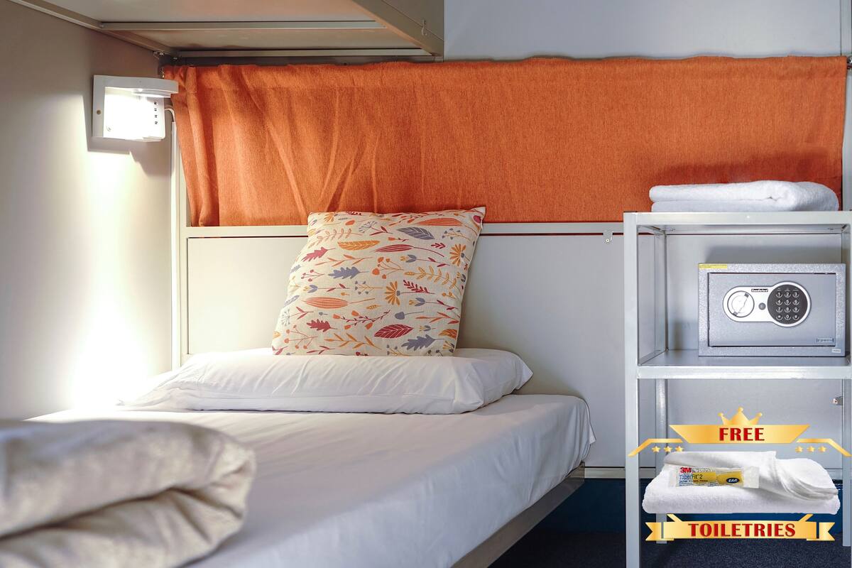 Memory foam beds, in-room safe, blackout drapes