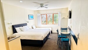 开间 (Shower) | 高档床上用品、办公桌、熨斗/熨衣板、免费 WiFi