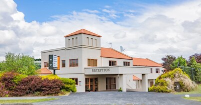 Albany Executive Motor Inn