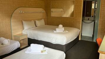 Family Room, Non Smoking | Iron/ironing board, free WiFi, bed sheets