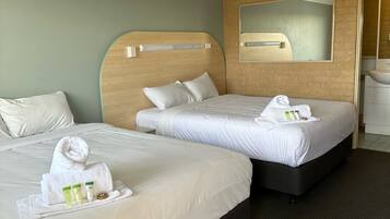 Twin Room, Non Smoking | Iron/ironing board, free WiFi, bed sheets