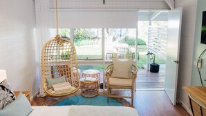 Deluxe Studio Suite, 1 Queen Bed | Terrace/patio - The Port O Call (Port Campbell)