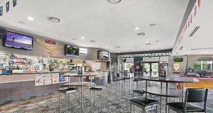 Gateshead Tavern Motel